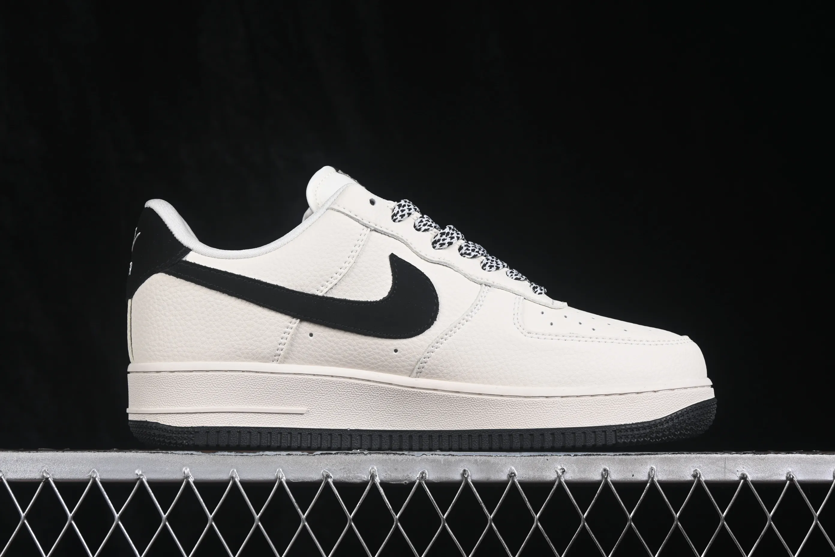 All categories Nk Air Force 1 Air Force series Nk Air Force 1 Low Air Force low-top Nike Air Force 1'07 Low joint model Air Force 1 low-top casual sneakers DN1688-820